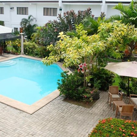 Готель Red Knight Gardens Davao Екстер'єр фото