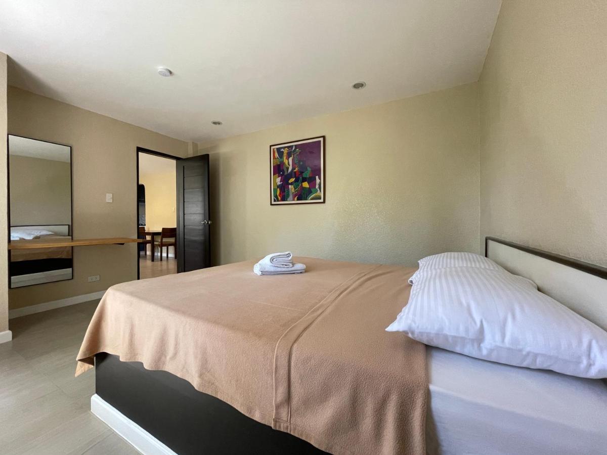 Готель Red Knight Gardens Davao Екстер'єр фото
