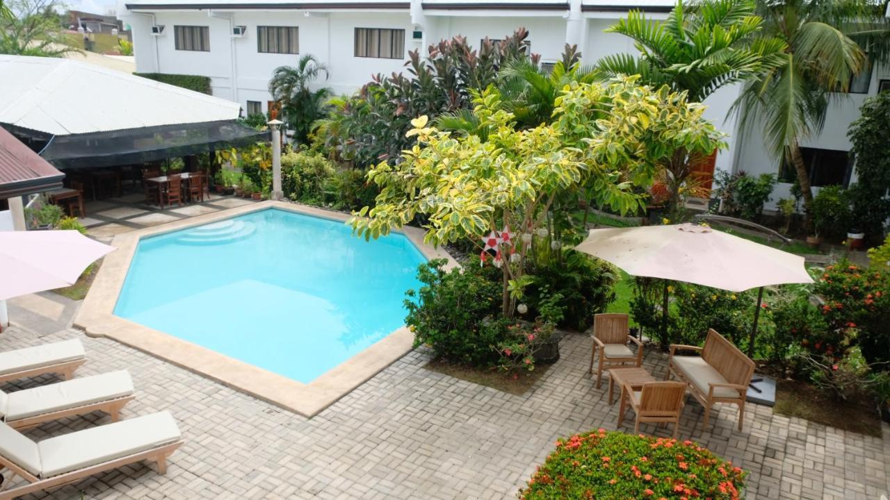 Готель Red Knight Gardens Davao Екстер'єр фото