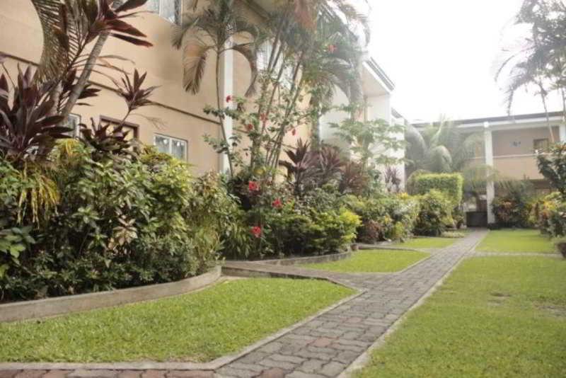 Готель Red Knight Gardens Davao Екстер'єр фото