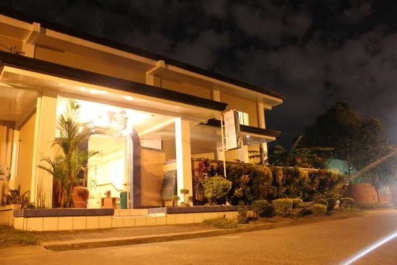 Готель Red Knight Gardens Davao Екстер'єр фото